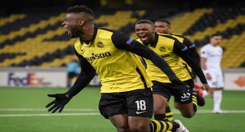 نابولي وسوسيداد وبويز ومولده يلحقون بركب المتأهلين بالدوري الأوروبي